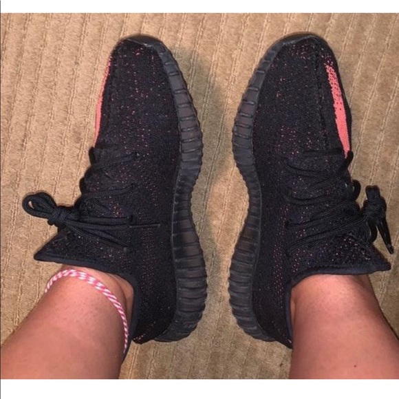 Yeezy Boost 350 V2 ‘Red’ - Picture 4 of 7